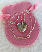 Load image into Gallery viewer, Vintage Heart Locket Necklace 4.0