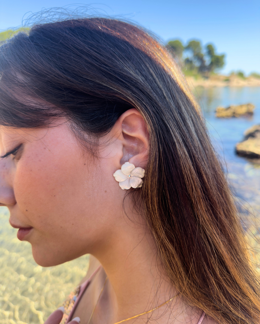 Pearly White Earrings