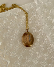 Load image into Gallery viewer, Vintage Locket Necklace
