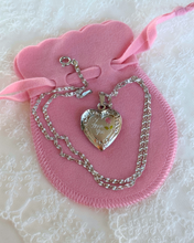 Load image into Gallery viewer, Vintage Heart Locket Necklace 4.0

