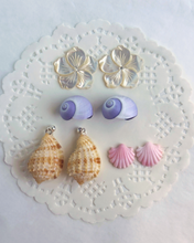 Load image into Gallery viewer, Purple Sea Earrings
