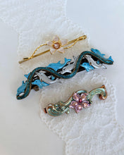 Load image into Gallery viewer, Vintage Hair Clips
