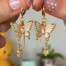 Load image into Gallery viewer, Petalfly Earrings
