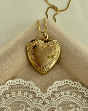 Load image into Gallery viewer, Vintage Heart Locket Necklace 2.0
