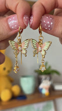 Load and play video in Gallery viewer, Petalfly Earrings
