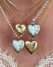 Load and play video in Gallery viewer, Vintage Heart Locket Necklace 4.0
