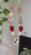 Load and play video in Gallery viewer, Oma&#39;s Garden Necklace
